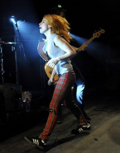 Hayley's action ♥