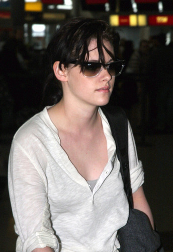  مزید Pics of Kristen Leaving NYC (HQ)