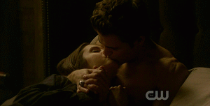 Stefan & Elena 1x10