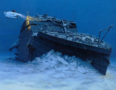  Titanic underwater