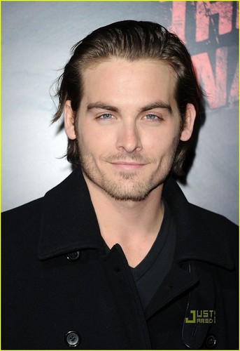  Kevin Zegers Checks Out The Runwaways