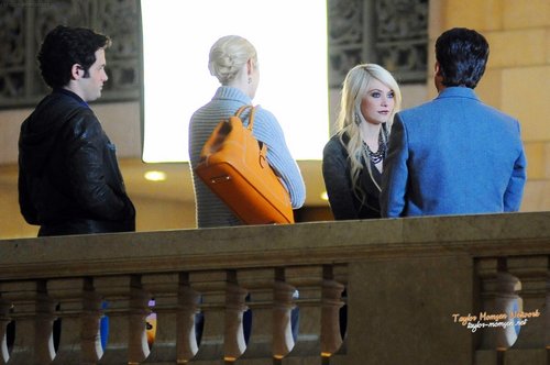  March 5: plus Filming 'Gossip Girl' at Grand Central Station in NYC