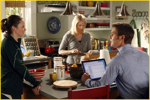  Parenthood Episode 1x03: "The Deep End of the Pool" promotional 사진