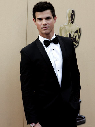  Taylor Lautner @2010 Oscars