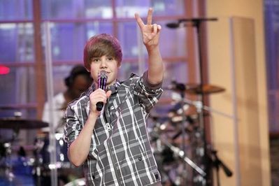  televisie Appearances > 2010 > March 12th - Live QVC Performance