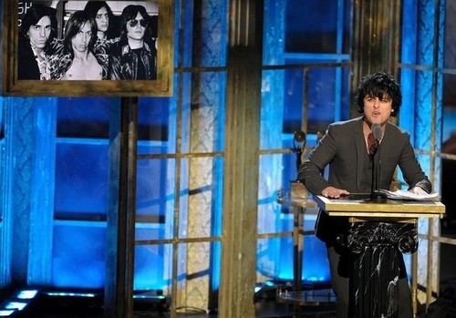  Billie Joe Armstrong Inducting The Stooges into the Rock & Roll Hall Of Fame (15/03/10)