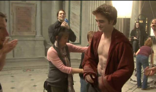 http://images2.fanpop.com/image/photos/10900000/the-crew-surprises-rob-on-his-B-DAY-twilight-series-10982778-640-379.jpg