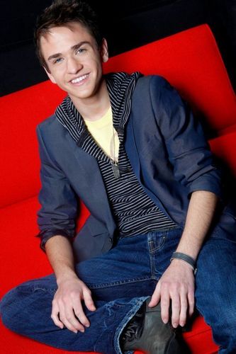 Aaron American Idol Top 12 Photoshoot!