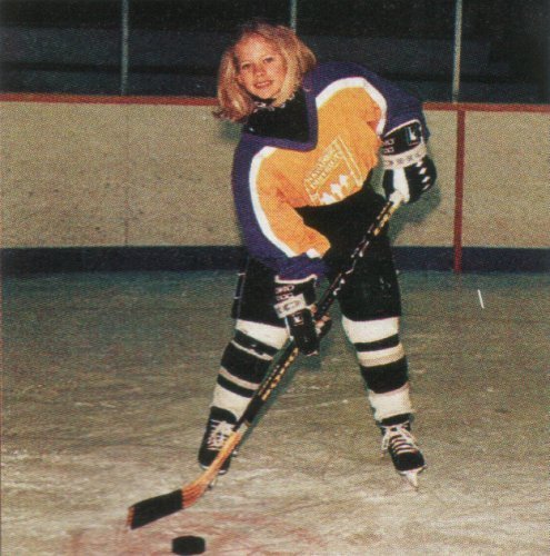  Avril playing Ice hockey!