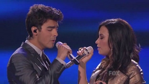  Joe & Demi perform Make a Wave on American Idol. 03/24