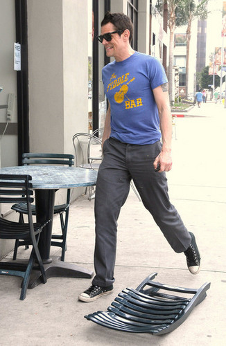  Johnny Knoxville, Picking Up Some Lunch (19/03/10)