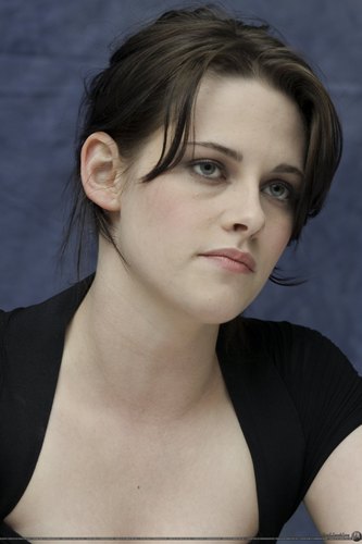 New picha from "The Runaways" Press Conference