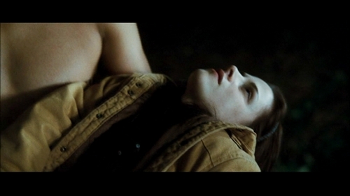 Screencaps of Bella in the woods [NewMoon]
