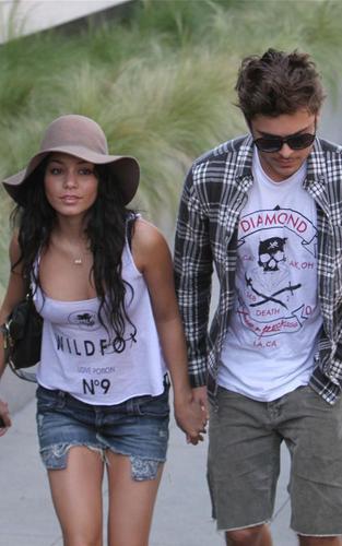  Zac Efron and Vanessa Hudgens out in Malibu (March 24)