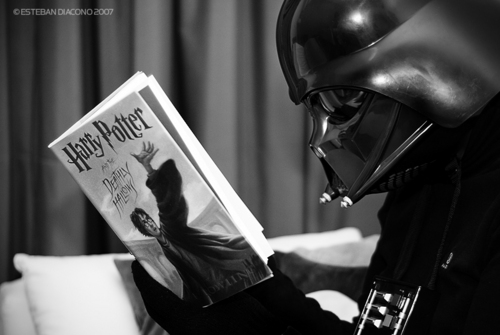  Darth Vader reads Harry Potter