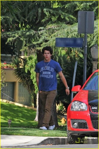  Nick Jonas: It's A Beautiful دن in the Neighborhood