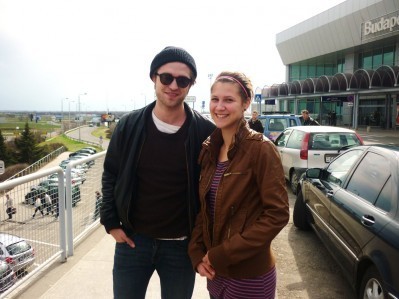  Robert with a ファン at Budapest airport