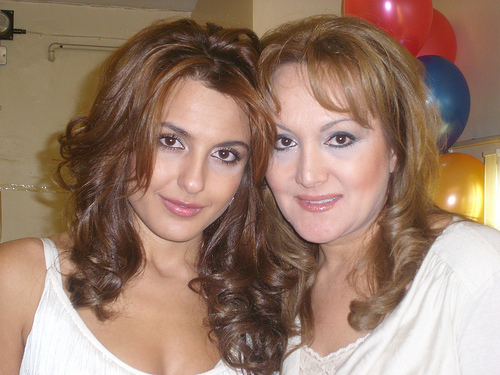  Sirusho with her mother