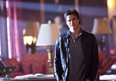  1X16 There Goes The Neighborhood Stills