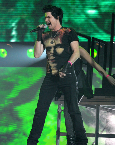  Adam Lambert