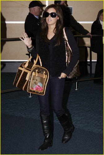  Ashley Arrives in Vancouver