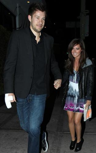  Ashley Tisdale and Scott Speer at Beso (April 2)