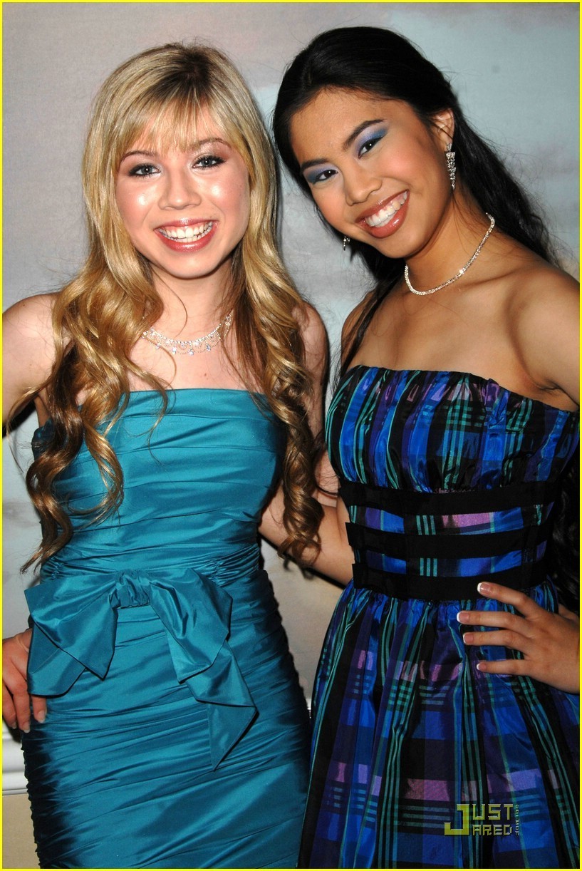 Jennette & Ashley @ 2009 PRISM Awards