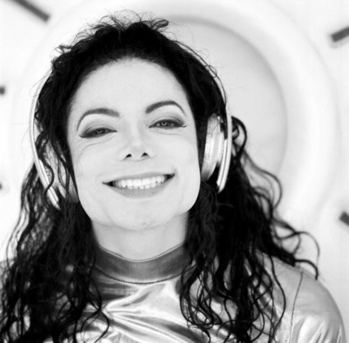  MJ HES SO BEAUTIFUL !! OUR 天使 :D<3