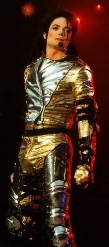  Michael in ginto ♥