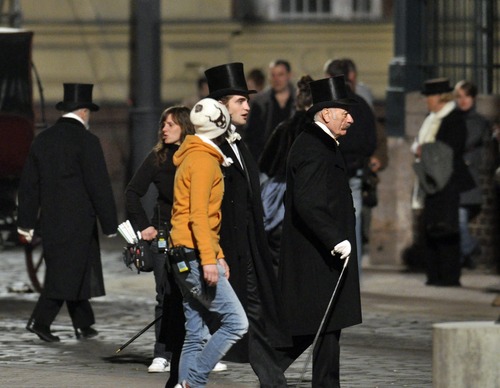  madami HQ Pictures: Rob on 'Bel Ami' set