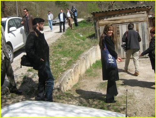  Angelina & Brad in Bosnia