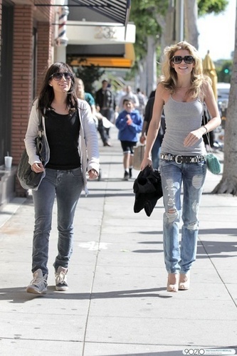 AnnaLynne McCord leaves Urth Cafe after having lunch with a friend