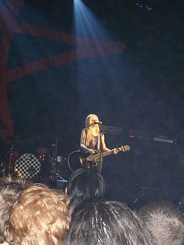  Avril Live तस्वीरें