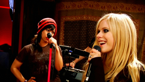  Avril Live gambar