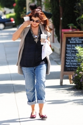  Alyson out in Brentwood