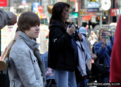  Appearances > 2010 > NYC My World 2.0 Buyout; (April 10th)