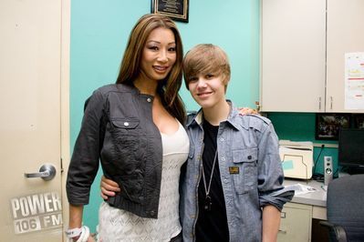  Events > 2010 > April 2nd - Backstage Breakfast With Justin Bieber