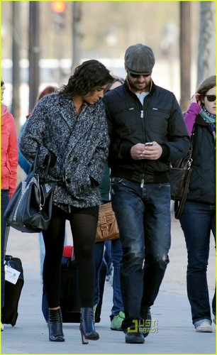 Gerard Butler & Laurie Cholewa's Date -- FIRST PICS