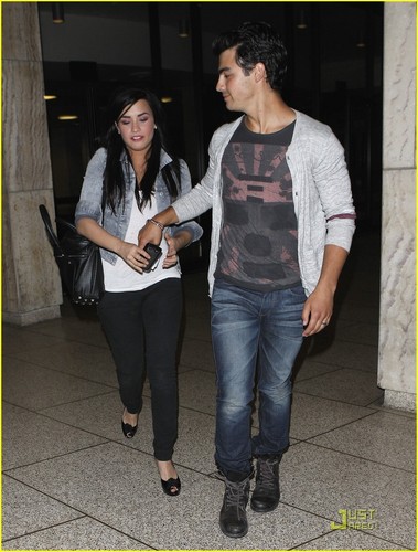 Joe Jonas & Demi Lovato: Arclight Date Night!