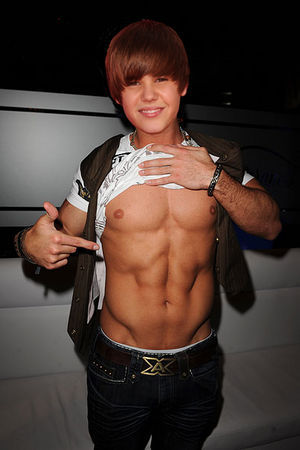  Justin Bieber Shirtless 哈哈