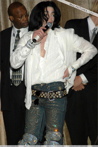  MJ 2003