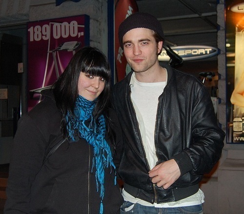  New pic of Rob with a shabiki in Budapest