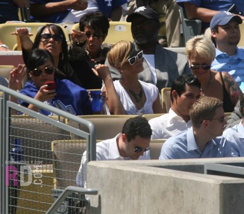  Рианна shows up to support LA Dodgers - April 13, 2010
