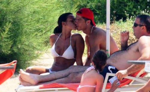 ronaldo and  Nereida Gallardo kiss 3