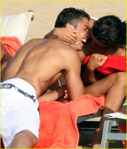 ronaldo and gallardo hot kiss