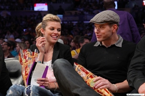  AnnaLynne and Kellan attend a Lakers game