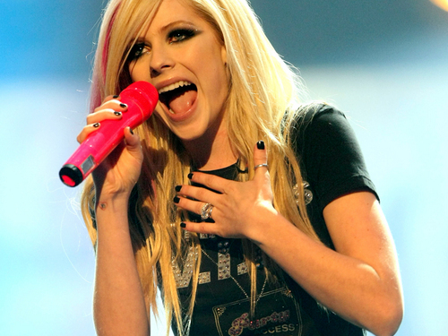  Avril live images!