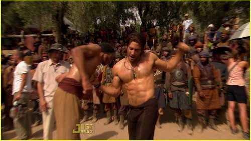  Shirtless Jake Gyllenhaal: 'Prince of Persia' Featurette!