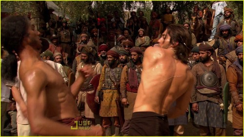 Shirtless Jake Gyllenhaal: 'Prince of Persia' Featurette!