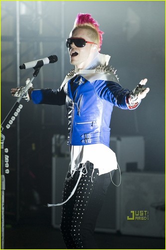  Shirtless Jared Leto: 30 سیکنڈ to Mars Concert!